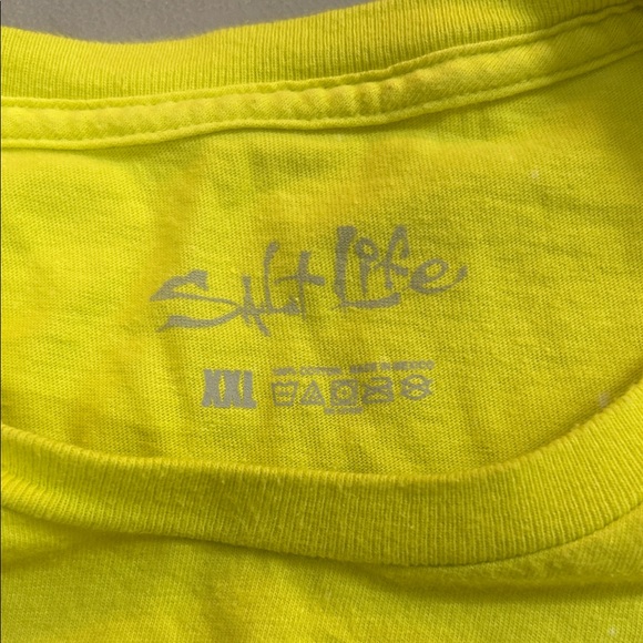 (👀3 For $20) Salt Life Men’s XXL Vibrant Yellow Shark Graphic Tee read - Picture 2 of 3